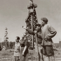 - День Нефтяника